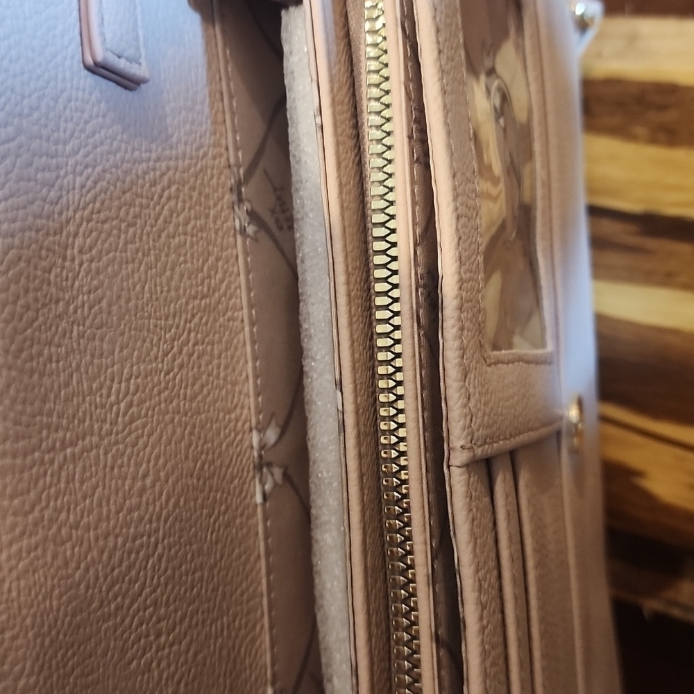 NWT BETSEY JOHNSON BOW CROSSBODY/WALLET - Picture 6 of 6